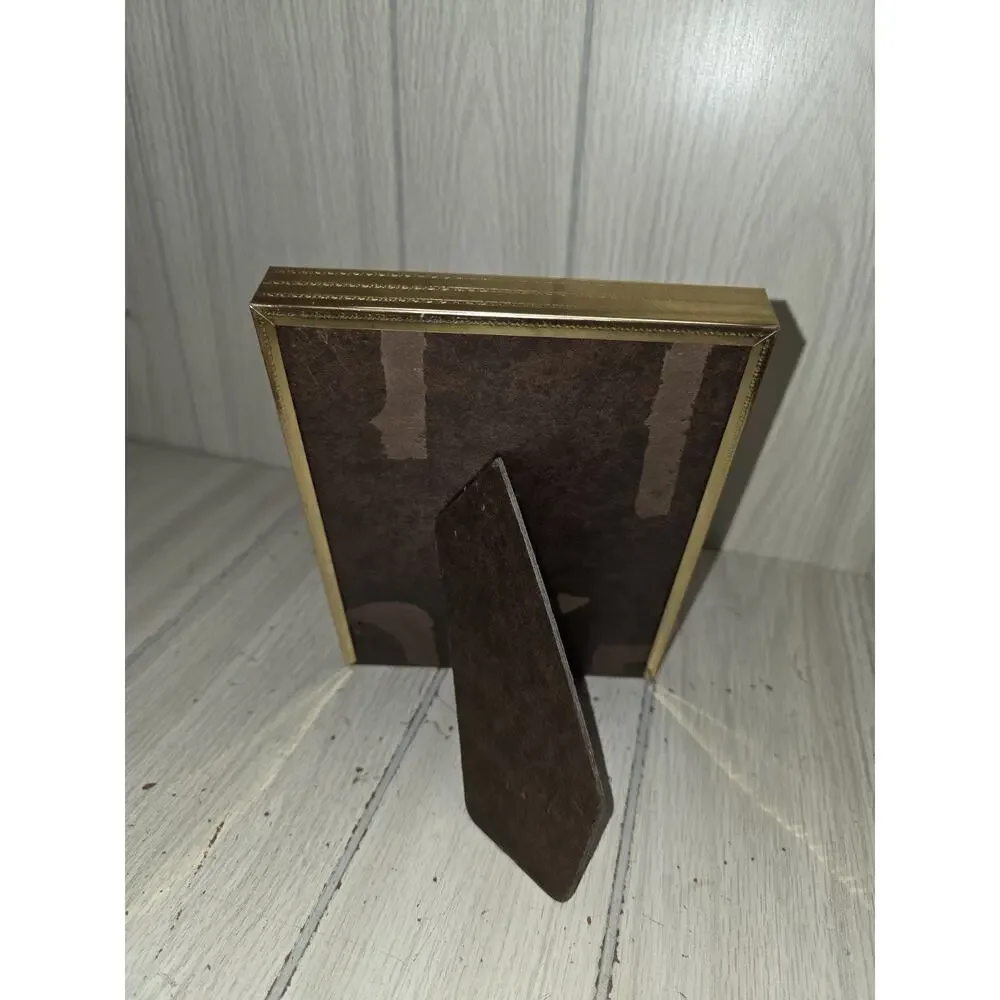 Vtg Picture Frame Gold Tone With Gold Border 5x7 Standing Easel Photo Frame